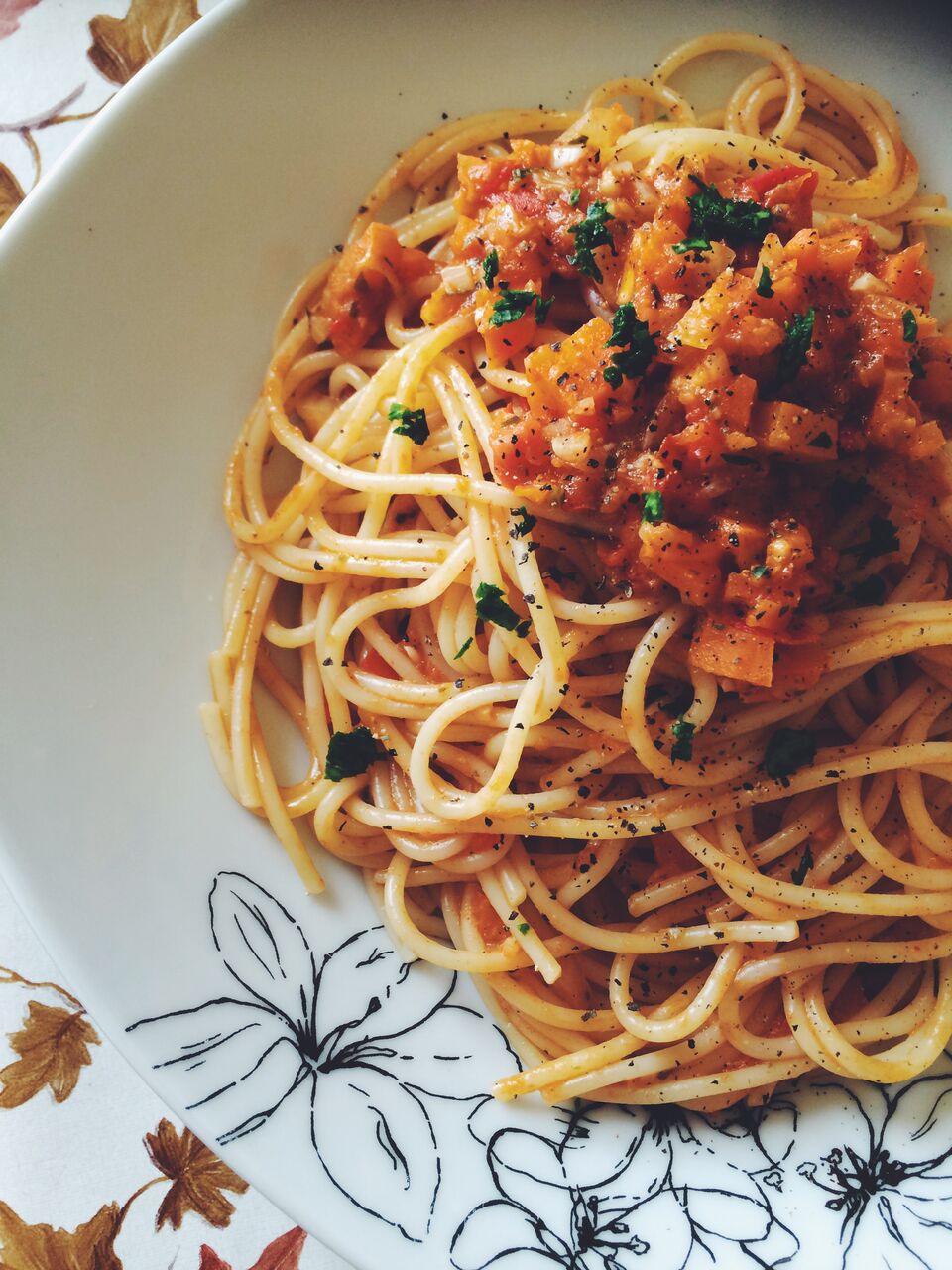 špageti z domačo paradižnikovo omako